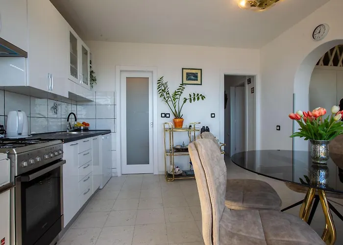 アパート Great View ザダル