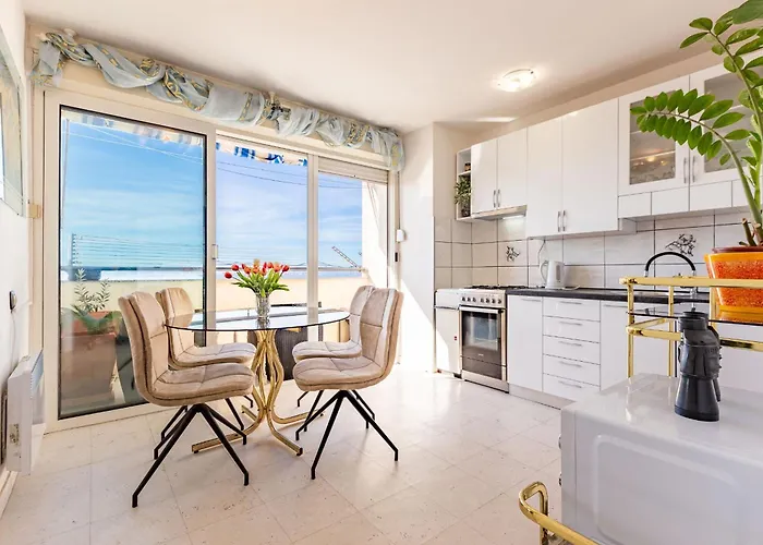 Great View アパート ザダル